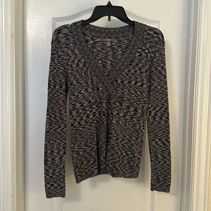 Nine West v neck sweater size small